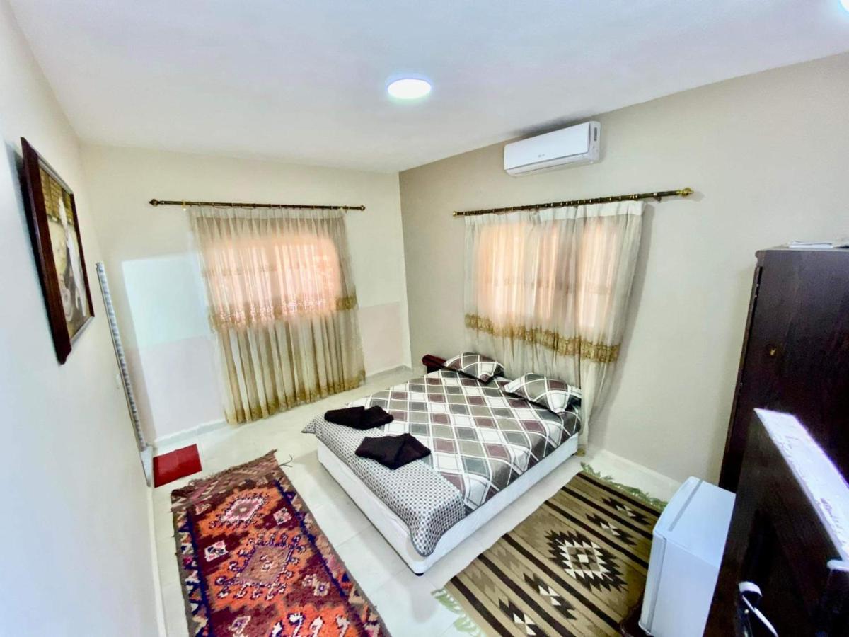 Petra View Flat Hotel Wadi Musa Exterior photo