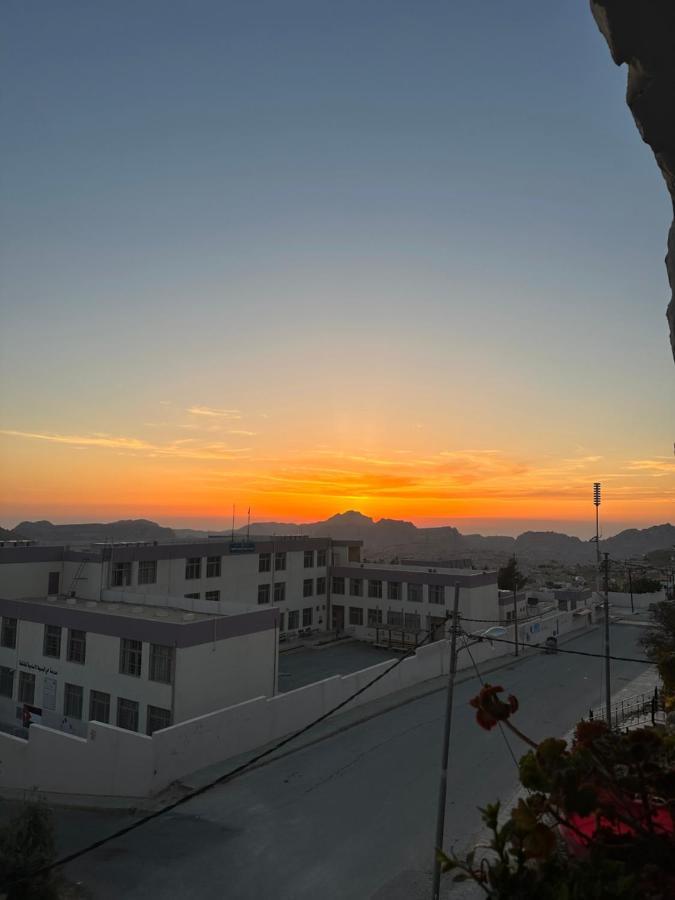 Petra View Flat Hotel Wadi Musa Exterior photo