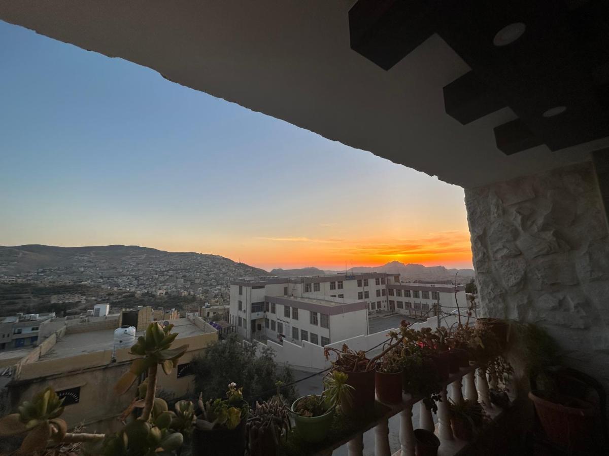 Petra View Flat Hotel Wadi Musa Exterior photo
