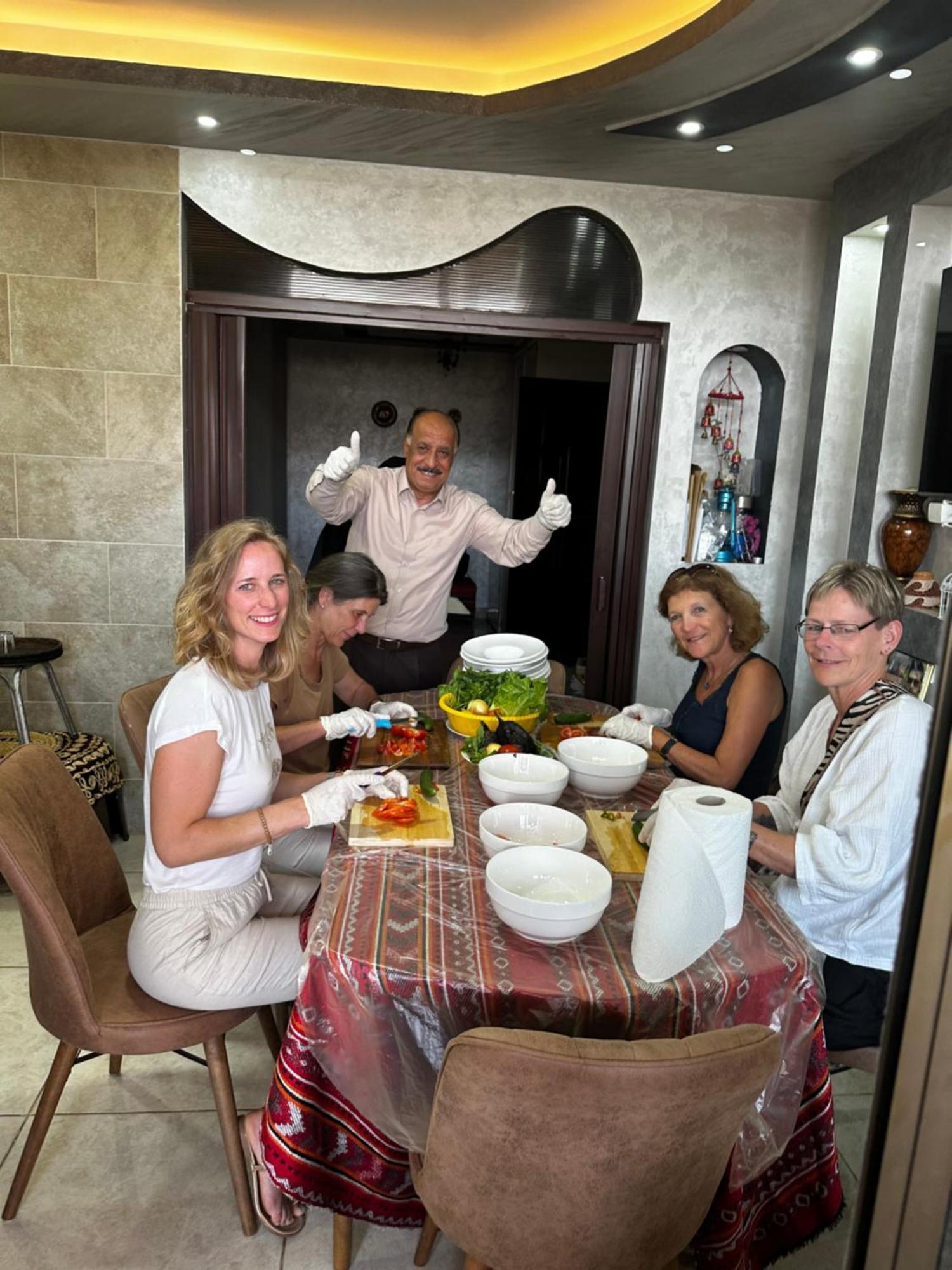 Petra View Flat Hotel Wadi Musa Exterior photo